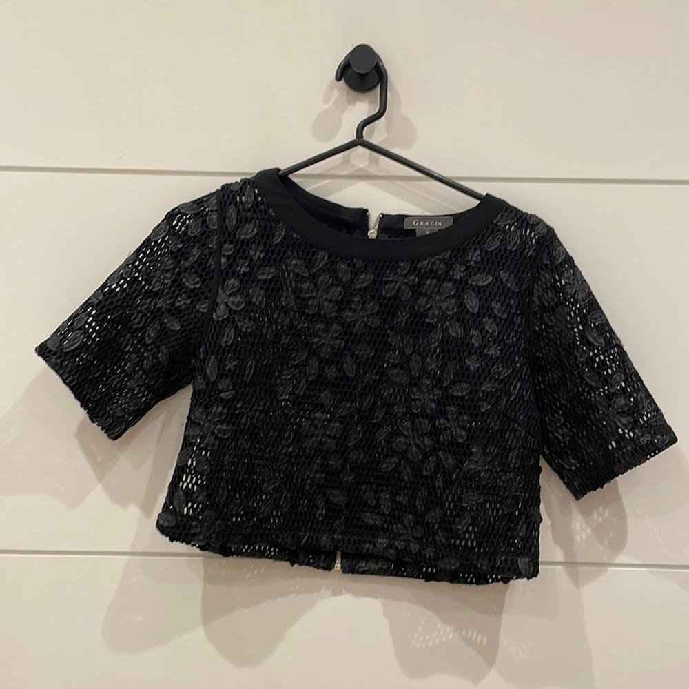Gracia black lace crop top